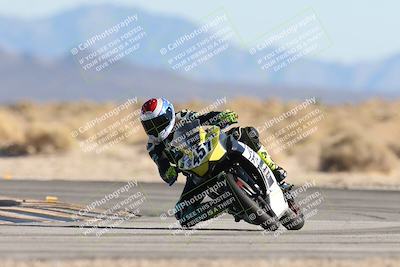 media/Dec-07-2025-CVMA (Sun) [[3e7d2de5dc]]/Race 9-Formula UL Shootout/